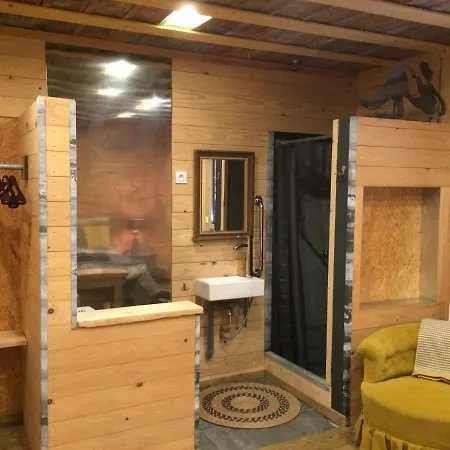 La Brasserie Charmante Atypique Dans Maison Bois Bbc Gasthuis *